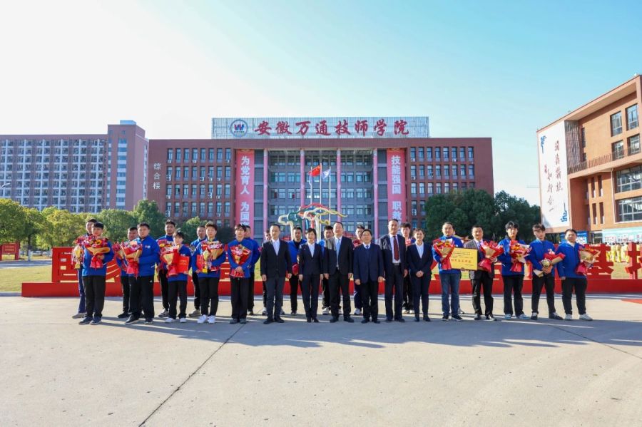 怎么讓三色燈默認(rèn)白光